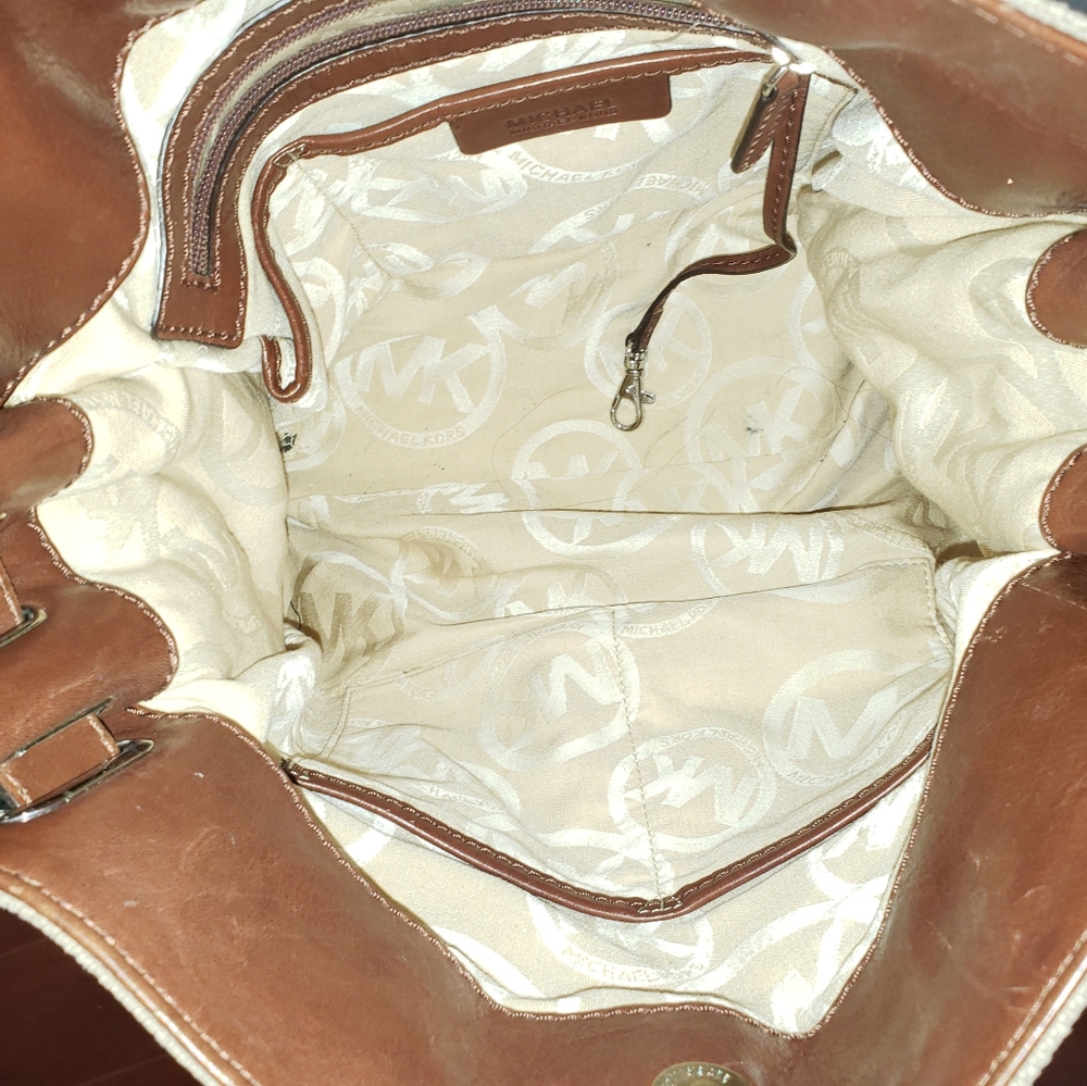 Authentic Michael Kors Handbag With Should - image 7